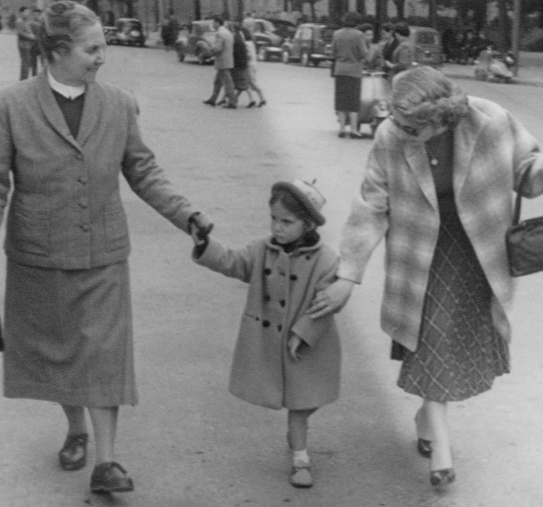 Irish dual citizenship by descent USA and Ireland family photo